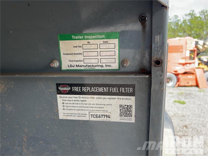  Thundercreek FST990-G3 T/A Fuel Trailer Autocisternas