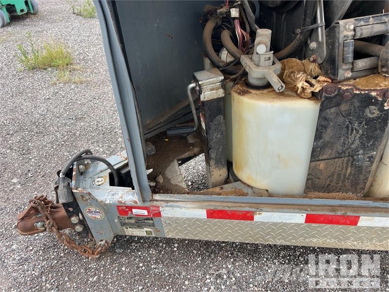  Thundercreek FST990-G3 T/A Fuel Trailer Autocisternas