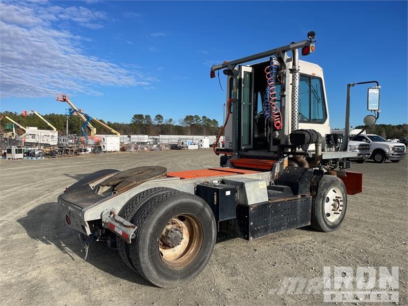 Tico Truckmate Pro 4x2 Spotter Truck جرارات صالات المطارات