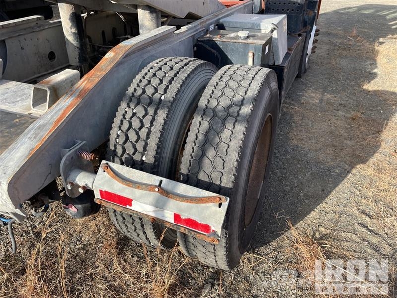 Tico Truckmate Pro 4x2 Spotter Truck جرارات صالات المطارات