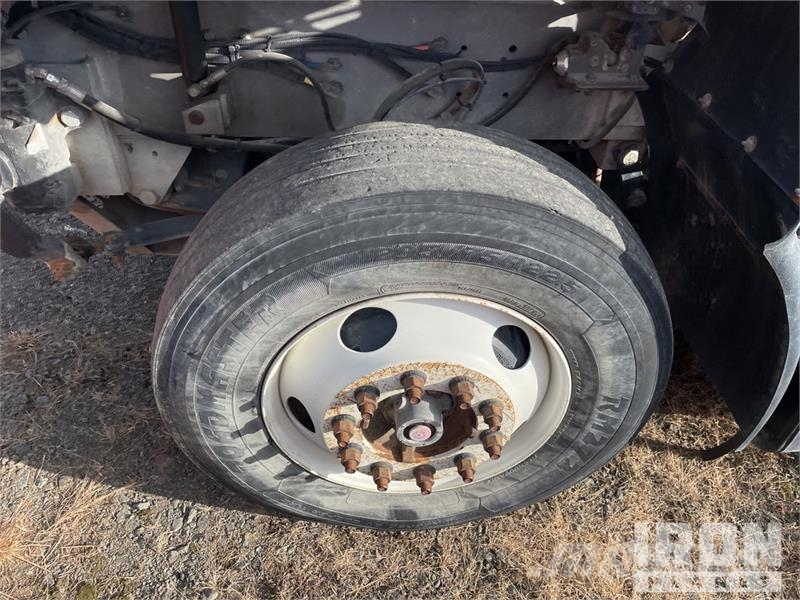 Tico Truckmate Pro 4x2 Spotter Truck جرارات صالات المطارات