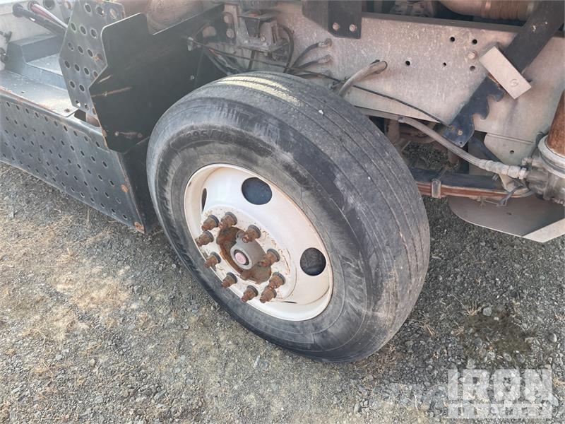 Tico Truckmate Pro 4x2 Spotter Truck جرارات صالات المطارات