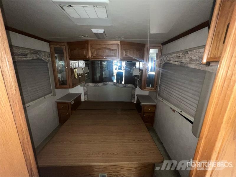 Tiffin Allegro Motor Home Autofurgonai ir karavanai