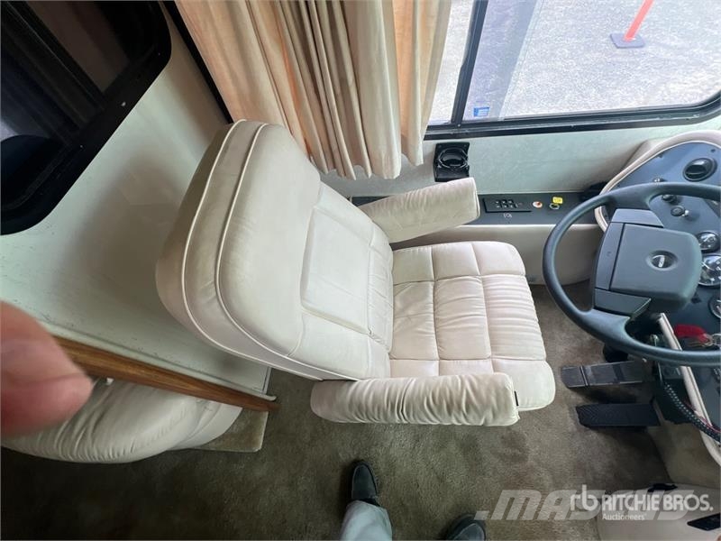 Tiffin Allegro Motor Home Autofurgonai ir karavanai