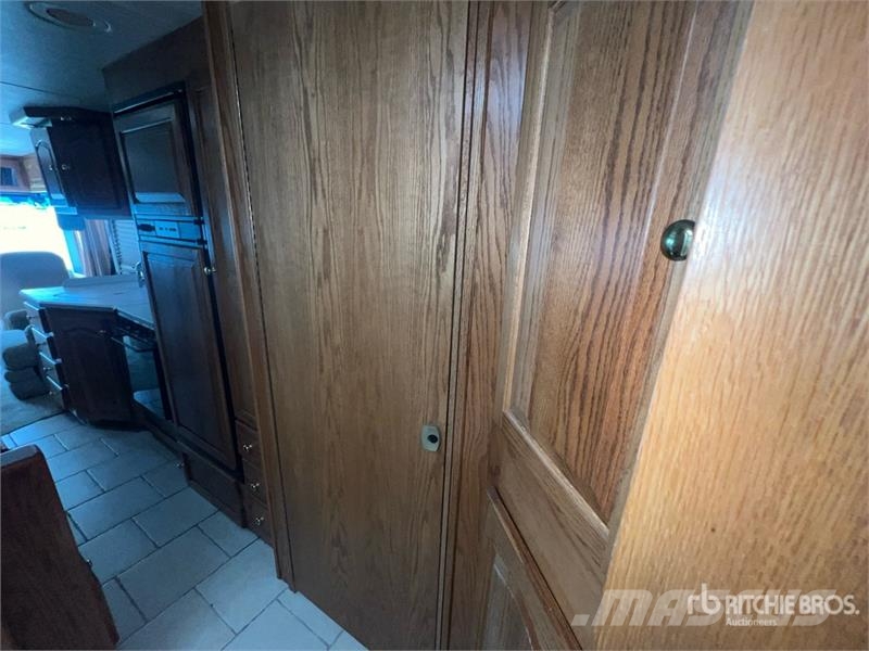 Tiffin Allegro Motor Home Autofurgonai ir karavanai