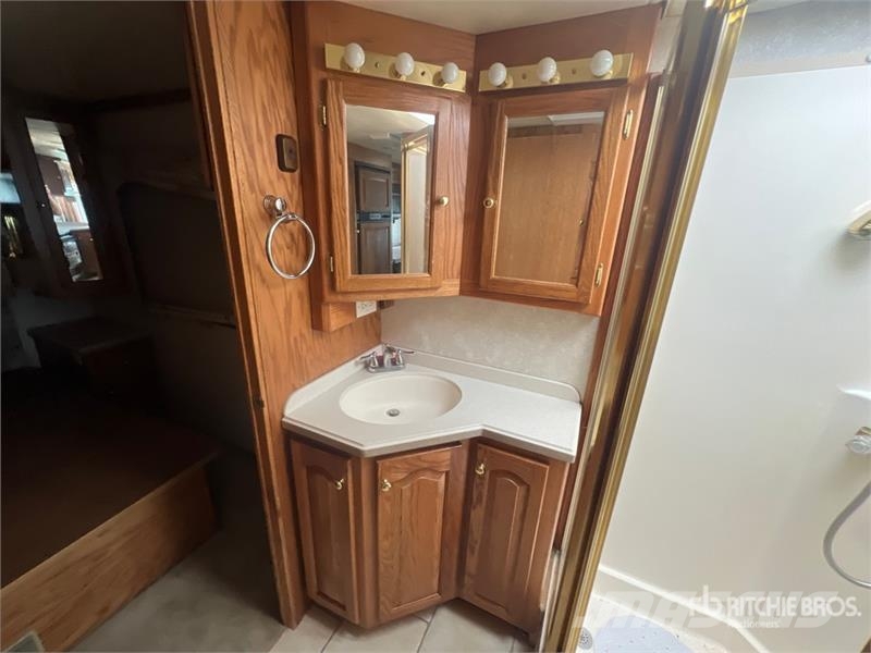 Tiffin Allegro Motor Home Autofurgonai ir karavanai