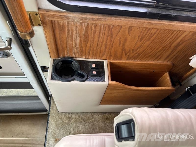 Tiffin Allegro Motor Home Autofurgonai ir karavanai