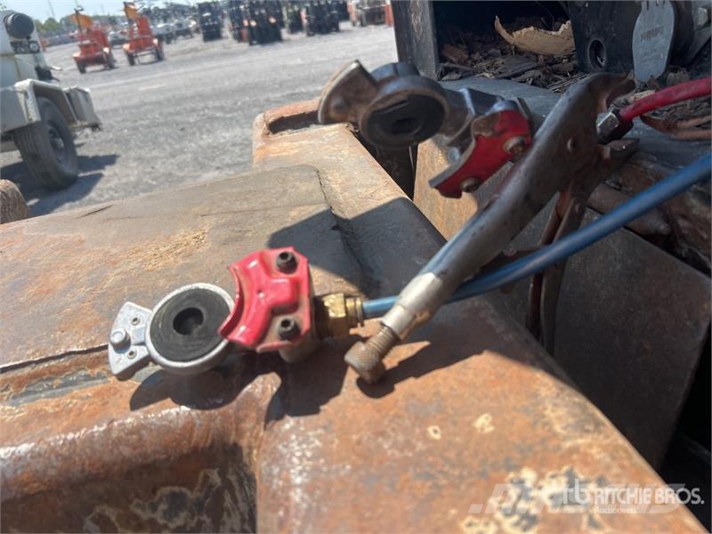 Tiger Cat 234B Trailer Mounted Heel Boom Log Loader Nivelpuomikuormaajat