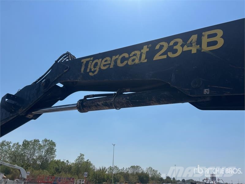 Tiger Cat 234B Trailer Mounted Heel Boom Log Loader Nivelpuomikuormaajat
