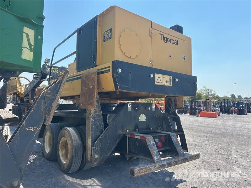 Tiger Cat 234B Trailer Mounted Heel Boom Log Loader Nivelpuomikuormaajat