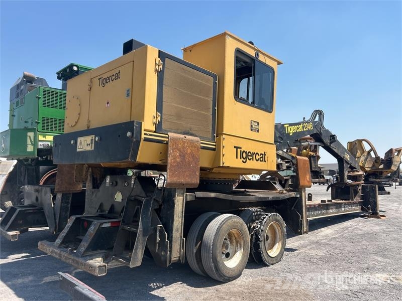 Tiger Cat 234B Trailer Mounted Heel Boom Log Loader Nivelpuomikuormaajat