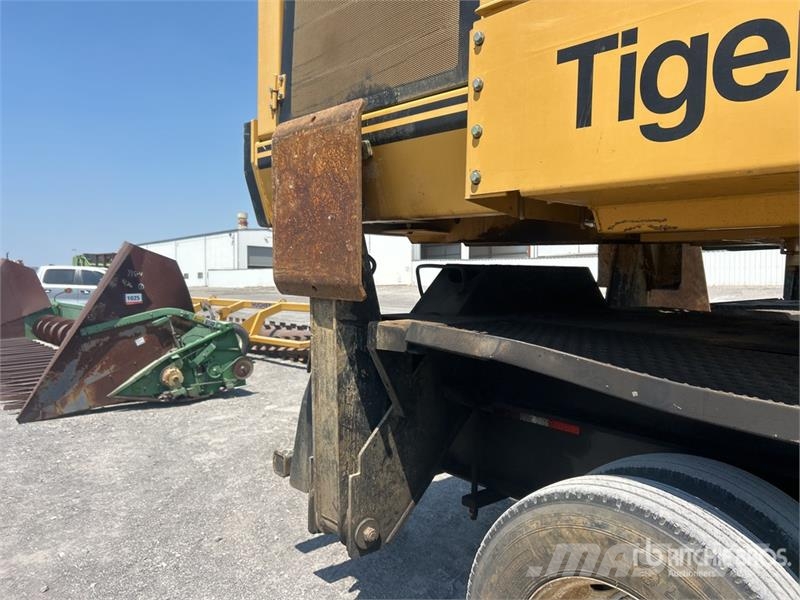 Tiger Cat 234B Trailer Mounted Heel Boom Log Loader Nivelpuomikuormaajat