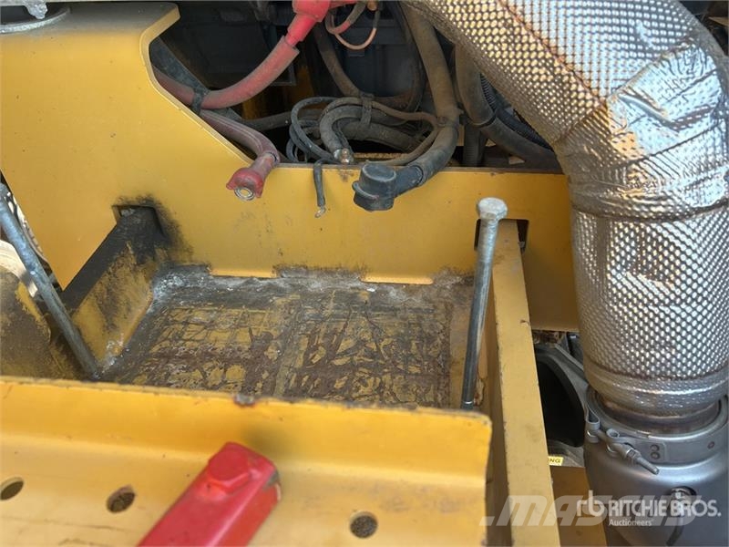 Tiger Cat 234B Trailer Mounted Heel Boom Log Loader Nivelpuomikuormaajat
