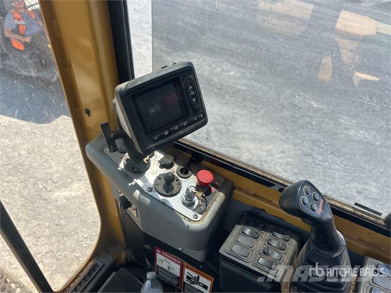 Tiger Cat 234B Trailer Mounted Heel Boom Log Loader Nivelpuomikuormaajat