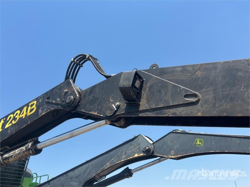 Tiger Cat 234B Trailer Mounted Heel Boom Log Loader Nivelpuomikuormaajat