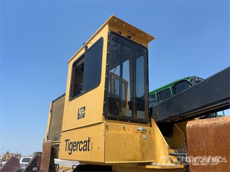 Tiger Cat 234B Trailer Mounted Heel Boom Log Loader Nivelpuomikuormaajat