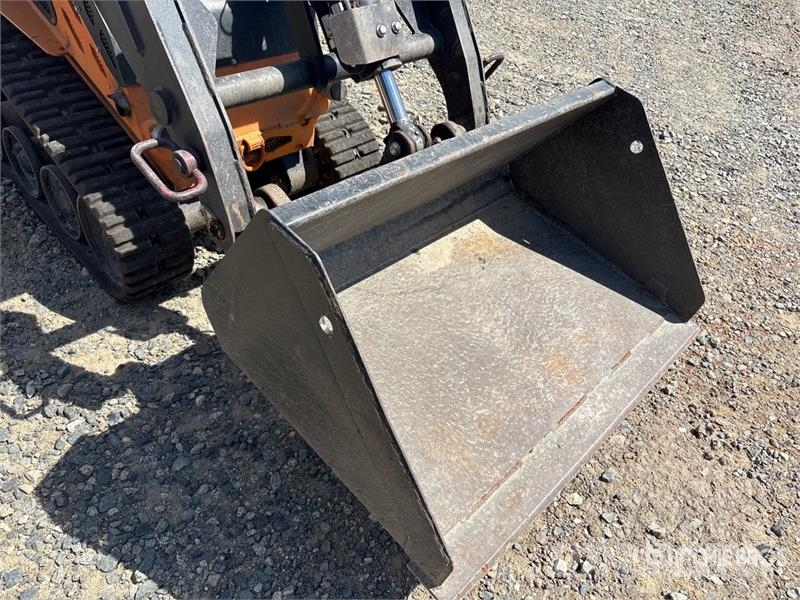 Tiger Claw TC300T Mini Compact Track Loader Krautuvai su šoniniu pasukimu