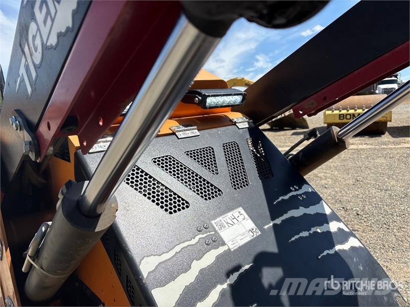Tiger Claw TC300T Mini Compact Track Loader Krautuvai su šoniniu pasukimu