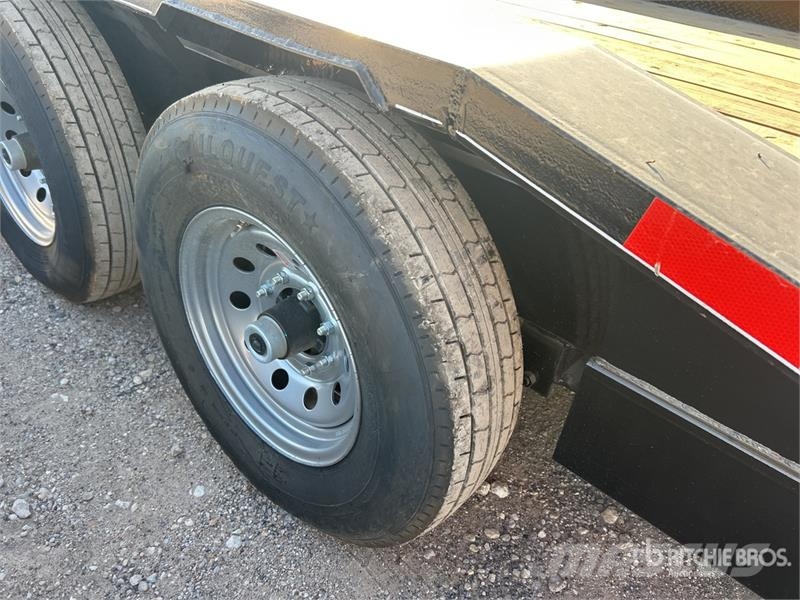 TMB 10224T7K 24 ft T/A Equipment Trailer Auto pārvadāšanas treileri