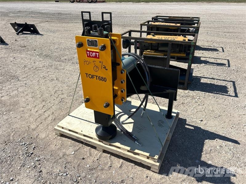 TOFT 680P Skid Steer Post Driver (Unused) Equipos de vallado