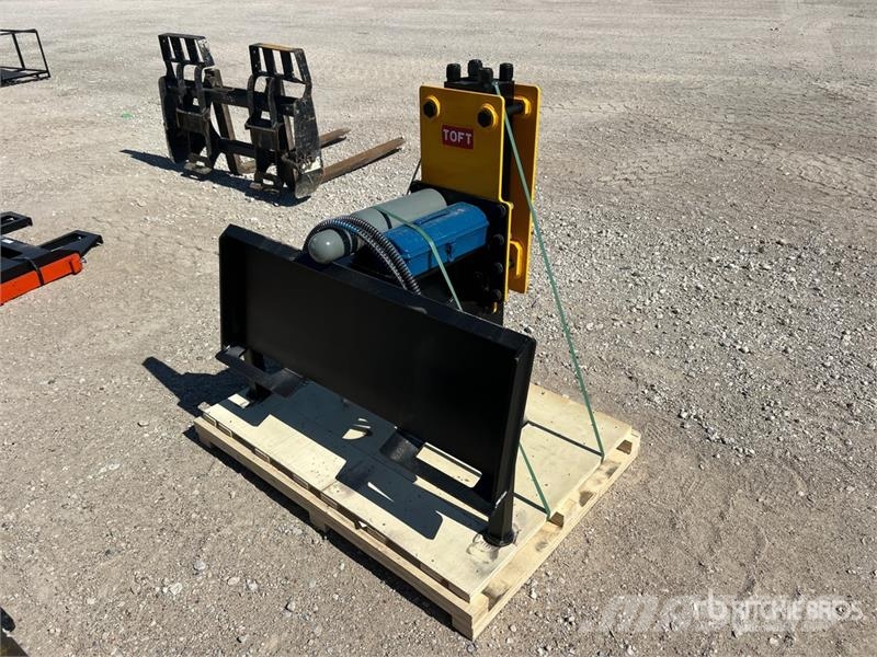 TOFT 680P Skid Steer Post Driver (Unused) Equipos de vallado