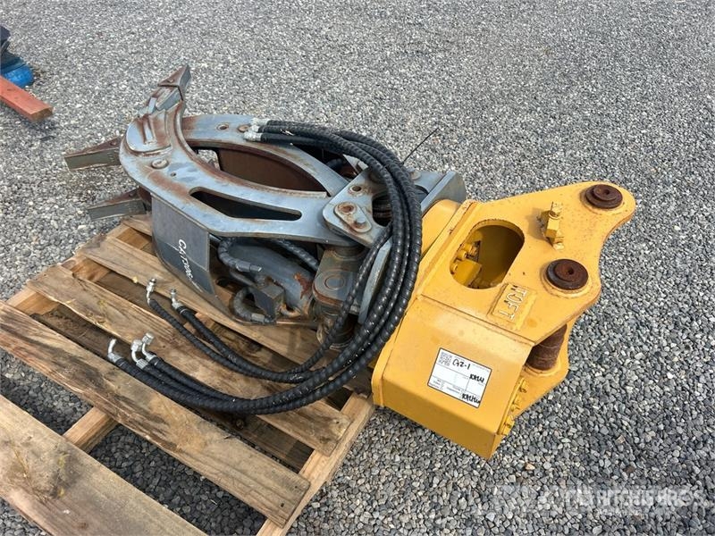  TOFT Rotating Excavator Grapple - Fits Cat 306/307 グラップル