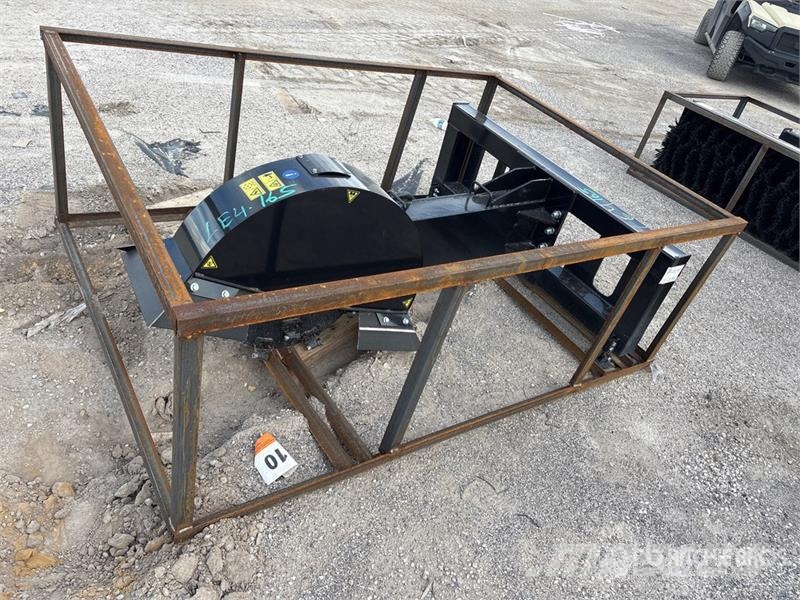  Top Cat Cat ECSSSTG200 Skid Steer Stump Grinder (U الكاسحات وقلابات التربة ذات المحركات