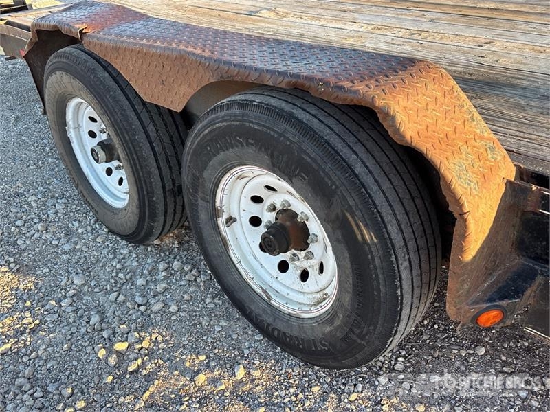 Top Hat 22 ft T/A Equipment Trailer Vehicle transport trailers