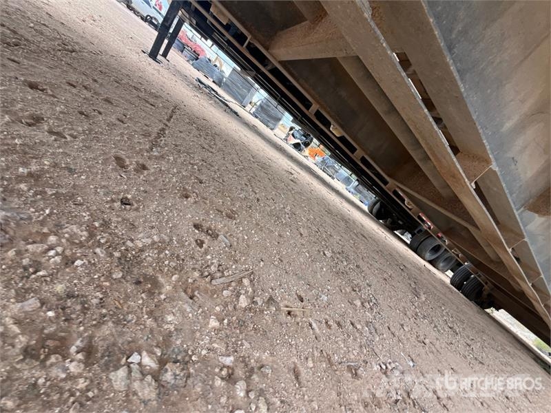 Top Hat 40 ft T/A Gooseneck Flatbed Trailer Platformas/izkraušana no sāniem