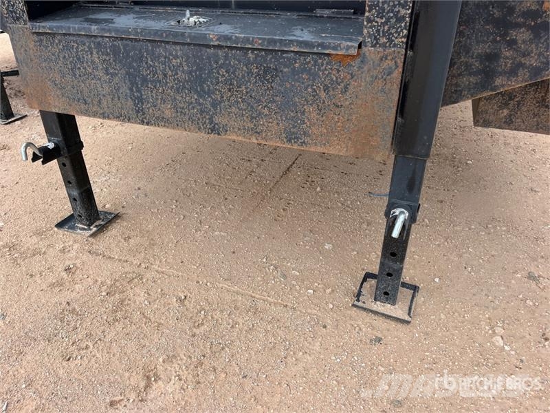 Top Hat 40 ft T/A Gooseneck Flatbed Trailer Platformas/izkraušana no sāniem