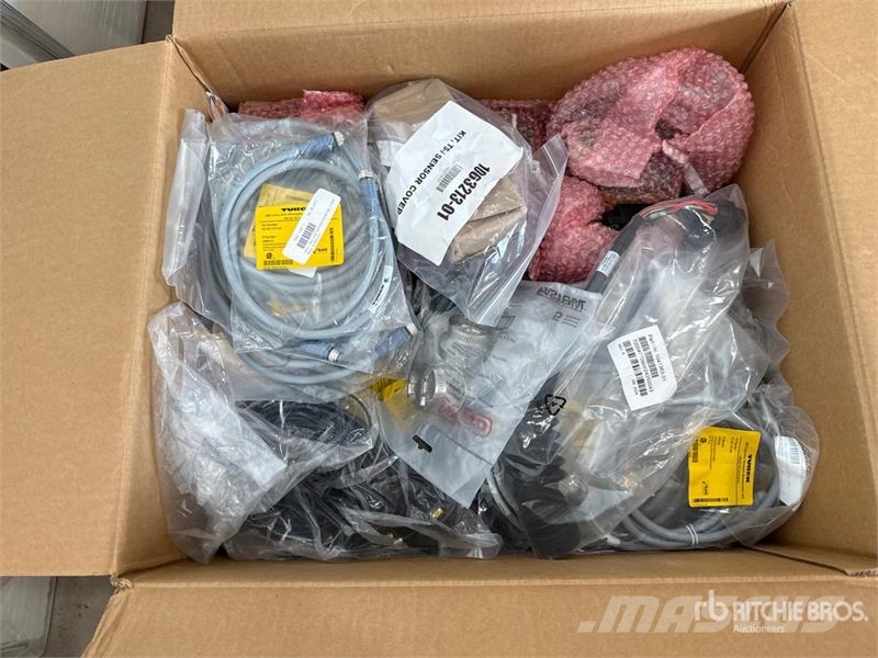 Topcon 3DMCX-MAX DUAL 2 boxes Grade Control System 其他組件