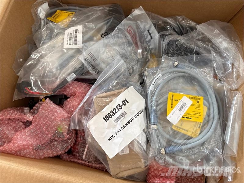 Topcon 3DMCX-MAX DUAL 2 boxes Grade Control System 其他組件