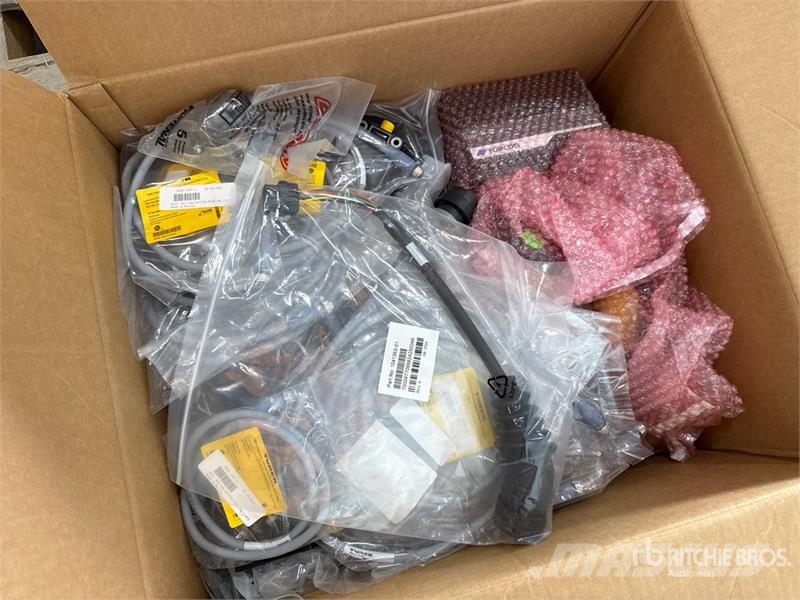 Topcon 3DMCX-MAX DUAL 2 boxes Grade Control System 其他組件