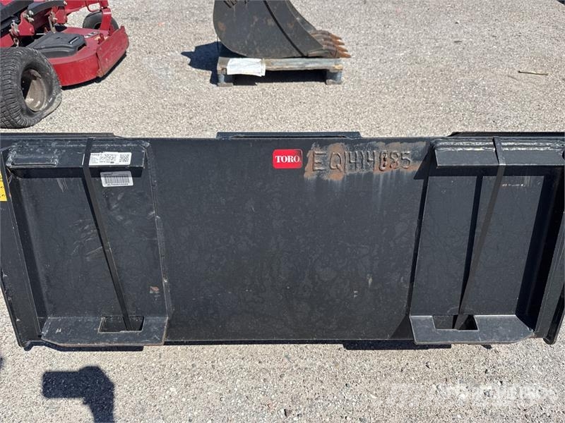 Toro 55 in General Purpose Skid Steer Bucket دلاء