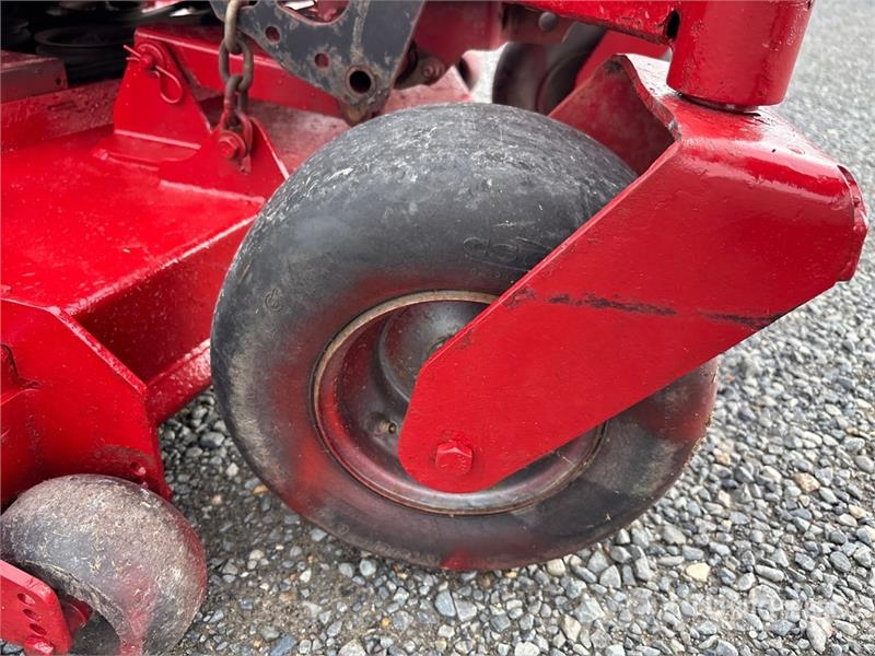 Toro 74883 Ride-On Lawn Mower ركوب الحشائش