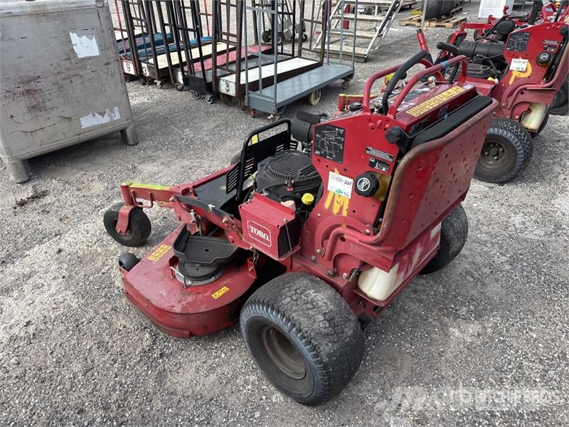 Toro Grandstand 4x2 Stand-On Lawn Mower ركوب الحشائش