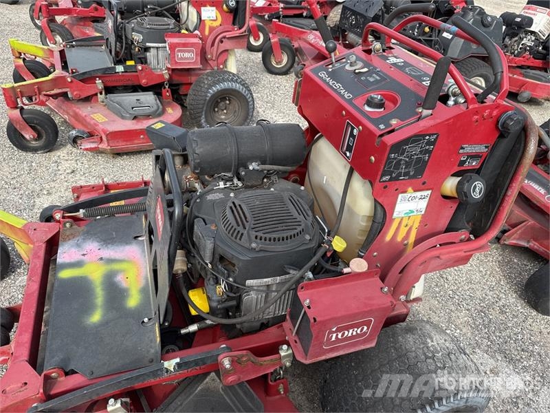 Toro Grandstand 4x2 Stand-On Lawn Mower ركوب الحشائش