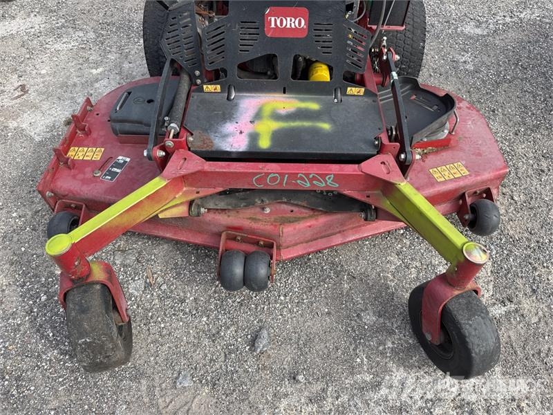 Toro Grandstand 4x2 Stand-On Lawn Mower ركوب الحشائش