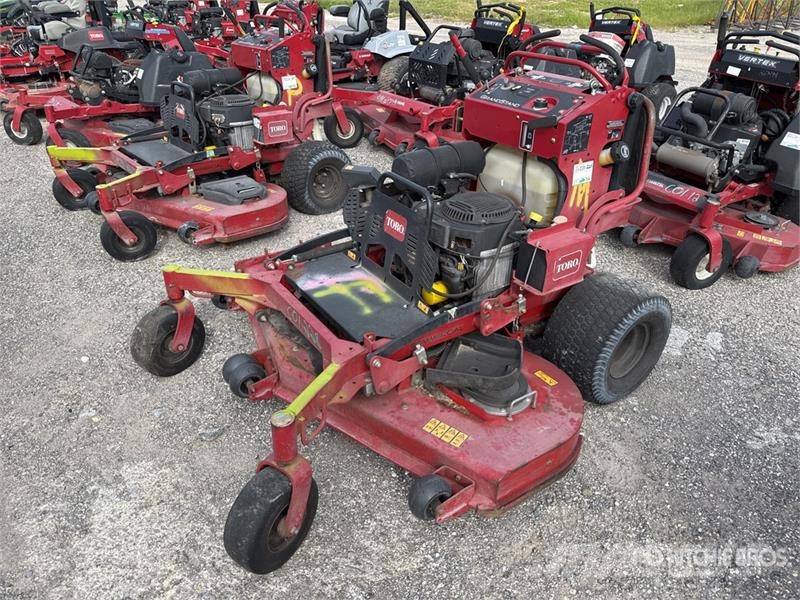 Toro Grandstand 4x2 Stand-On Lawn Mower ركوب الحشائش