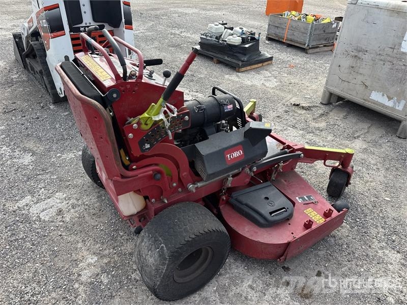 Toro Grandstand 4x2 Stand-On Lawn Mower ركوب الحشائش