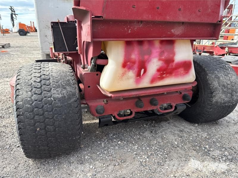 Toro Grandstand 4x2 Stand-On Lawn Mower ركوب الحشائش
