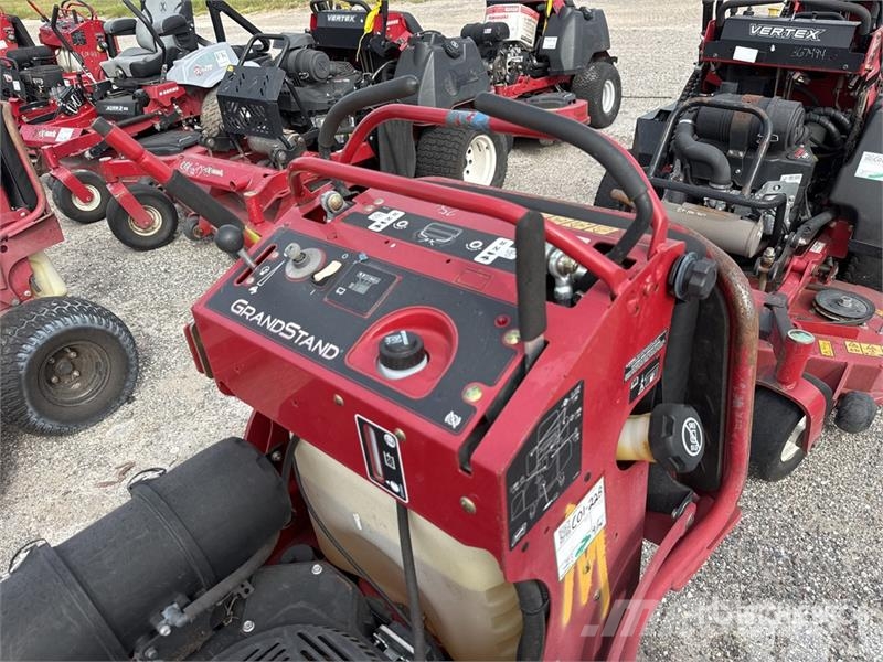 Toro Grandstand 4x2 Stand-On Lawn Mower ركوب الحشائش
