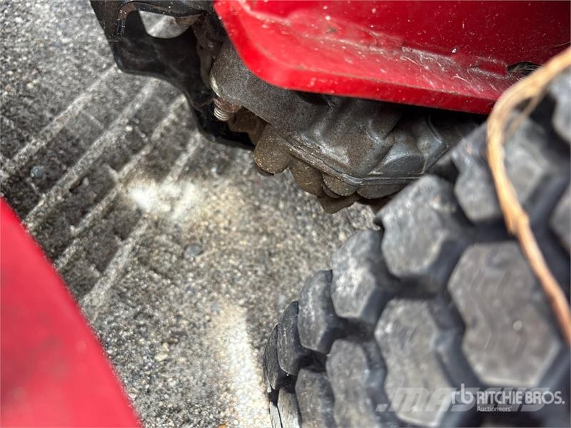Toro Grandstand Ride-On 52 in Lawn Mower Самоходные газонокосилки