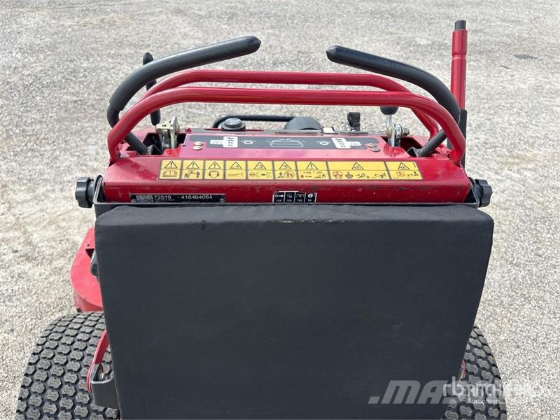 Toro Grandstand Ride-On 52 in Lawn Mower Самоходные газонокосилки