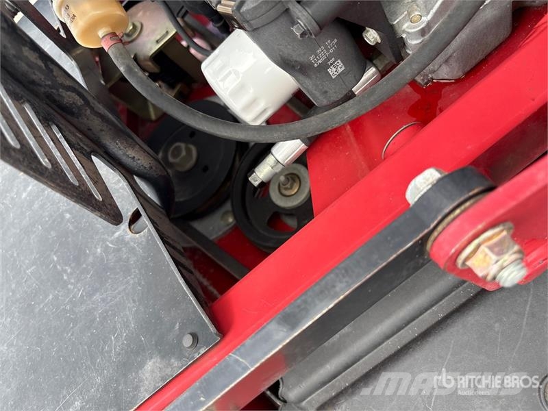 Toro Grandstand Ride-On 52 in Lawn Mower Самоходные газонокосилки