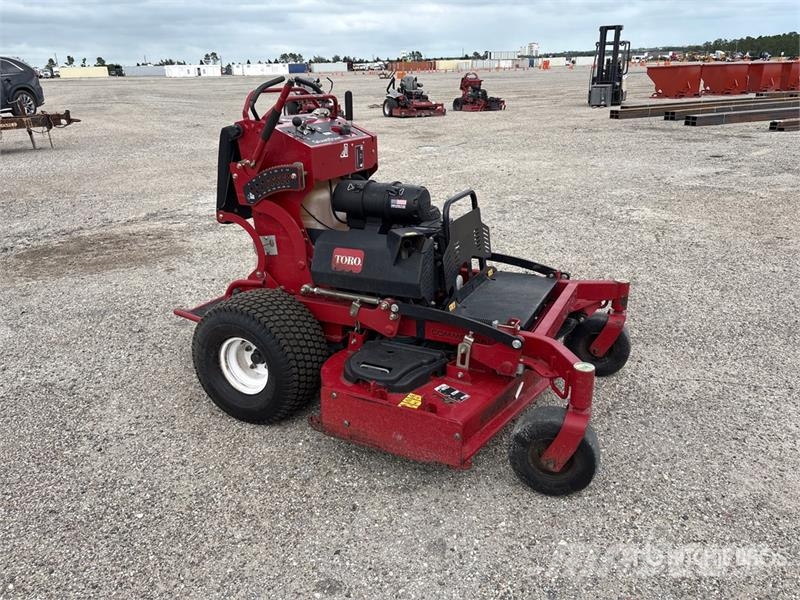Toro Grandstand Stand-On 52 in Lawn Mower Vrtni traktor kosilnice