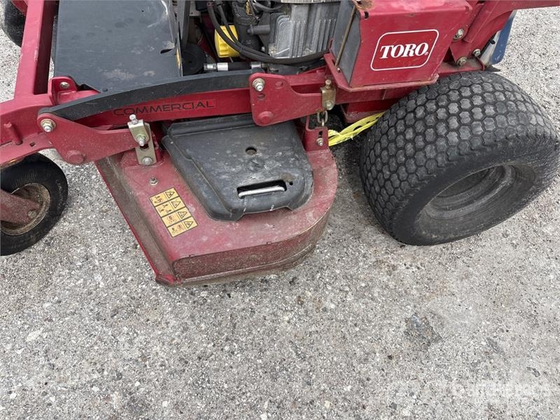 Toro Grandstand Stand-On 48 in Lawn Mower Vrtni traktor kosilnice