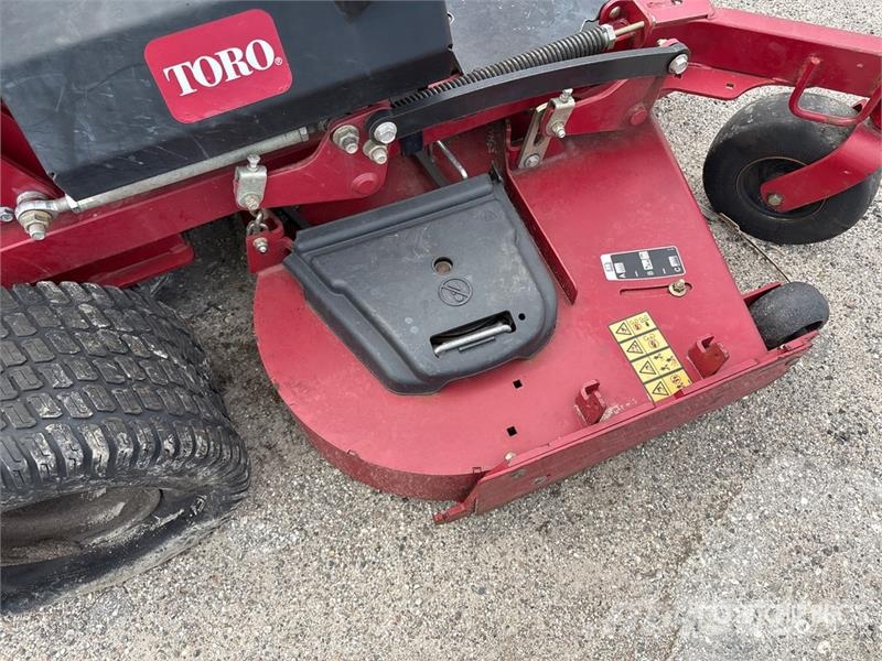 Toro Grandstand Stand-On 60 in Lawn Mower Vrtni traktor kosilnice
