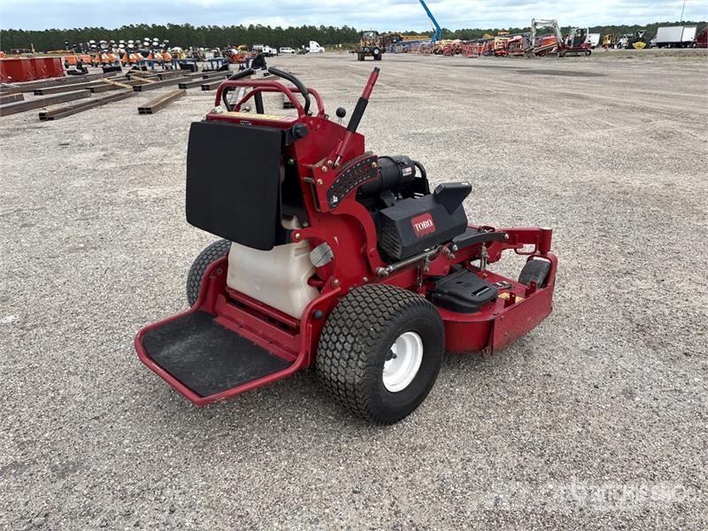 Toro Grandstand Stand-On 52 in Lawn Mower Vrtni traktor kosilnice