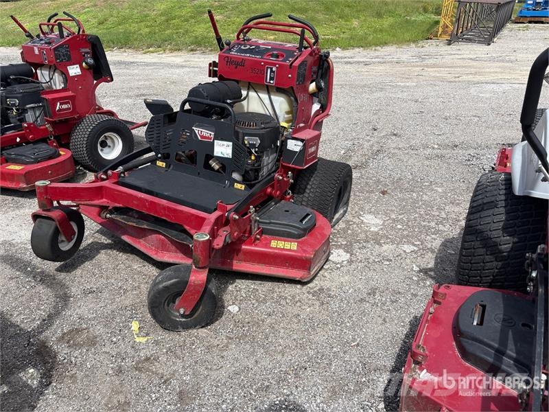 Toro Grandstand Stand-On 60 in Lawn Mower ركوب الحشائش